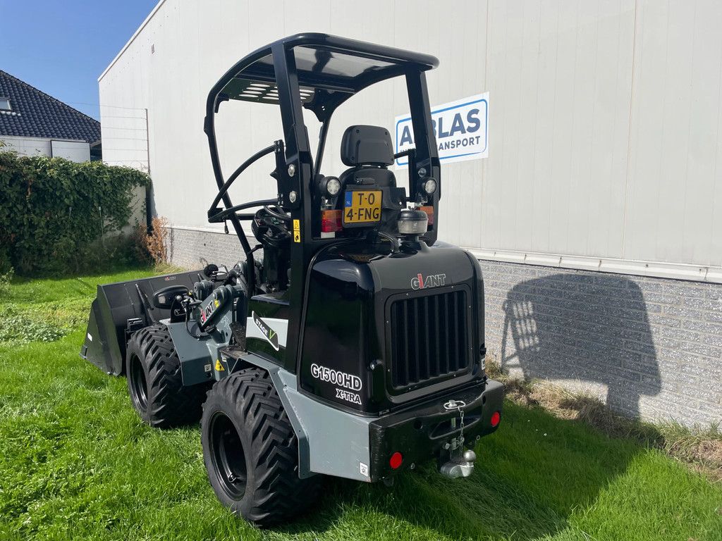 Giant G1500HD Xtra shovel loader