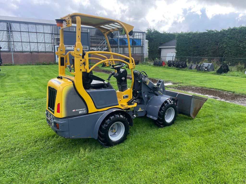 Eurotrac W11 kniklader met kenteken slechts 619 uur