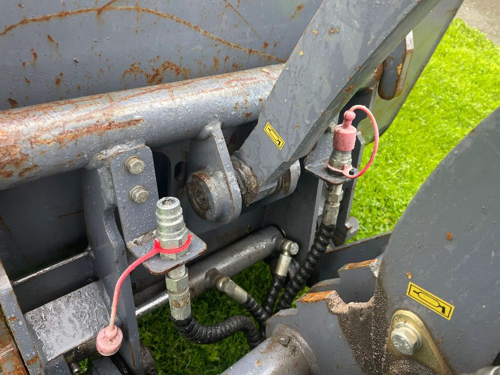 Eurotrac W11 kniklader met kenteken slechts 619 uur