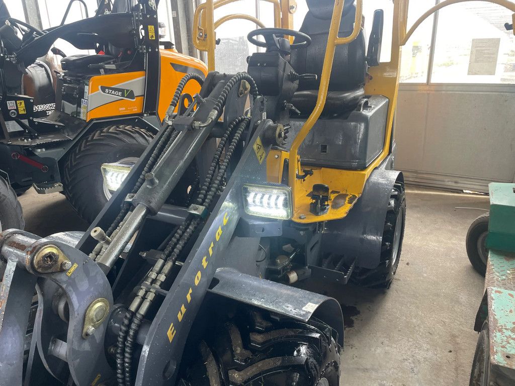 Eurotrac W11 kniklader met kenteken slechts 619 uur