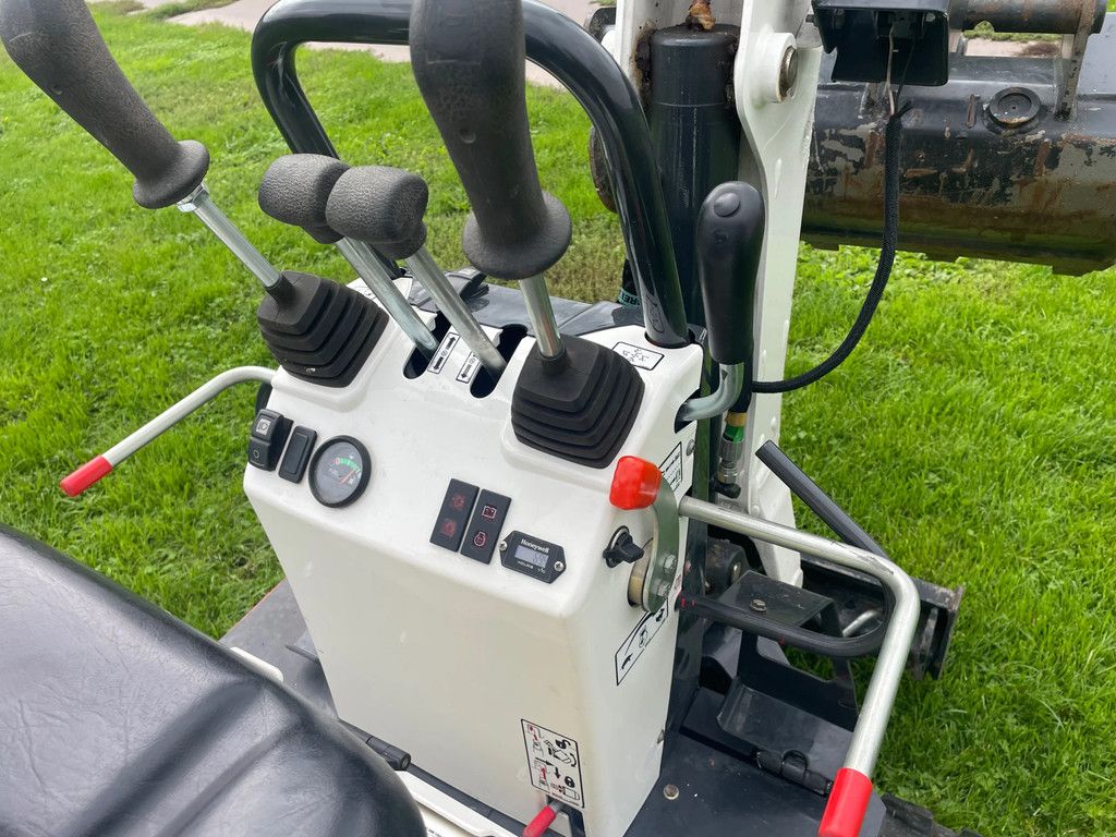 Bobcat E08 minigraafmachine 69 uur!
