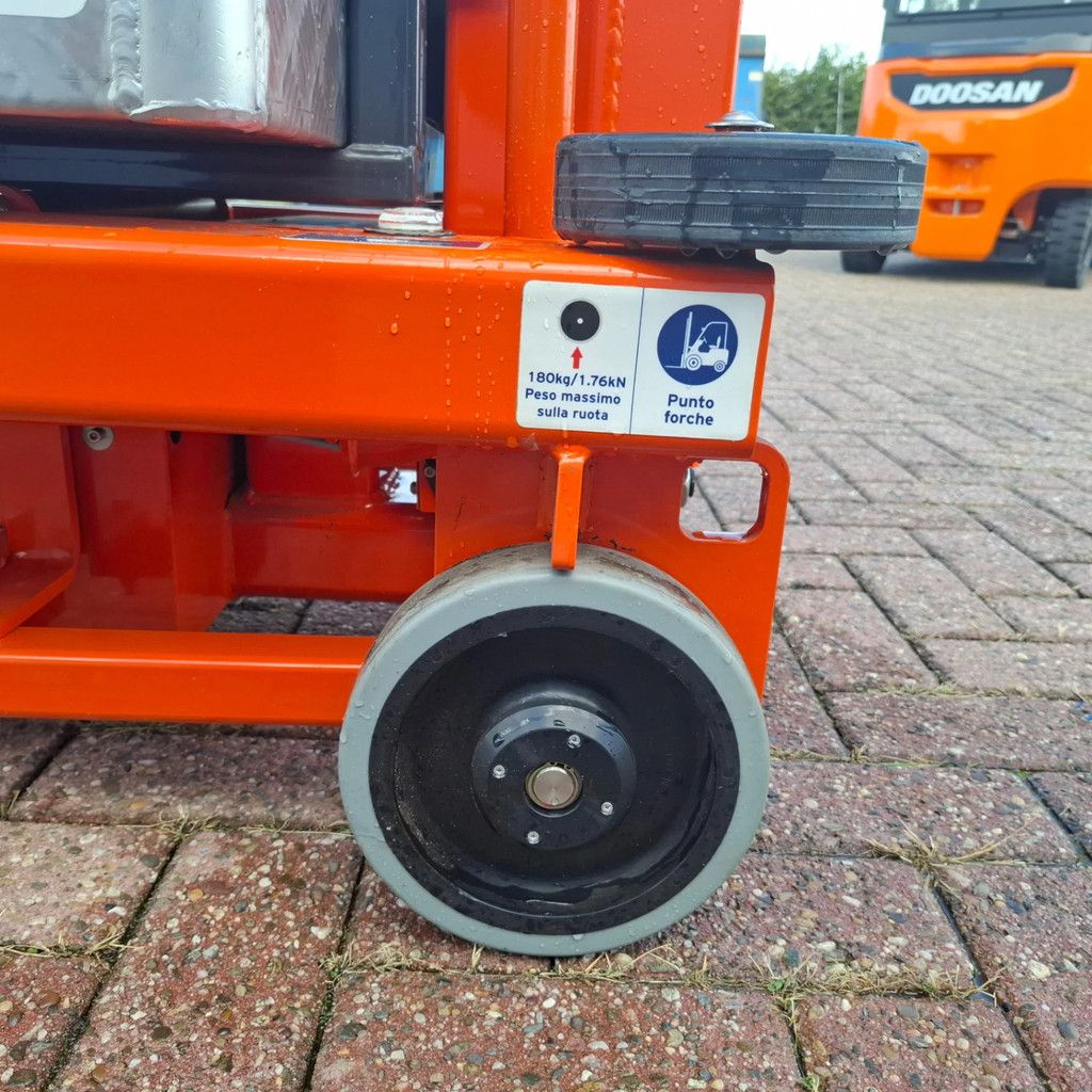 JLG Power Towers Nano Nano