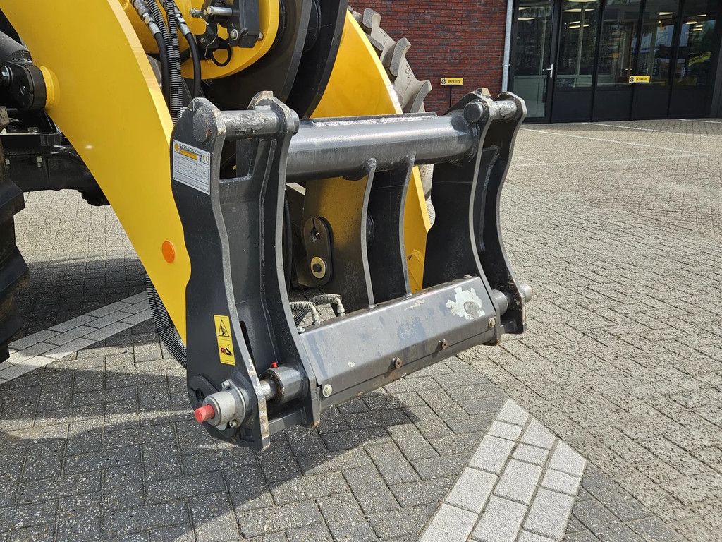 New Holland W110D Long reach
