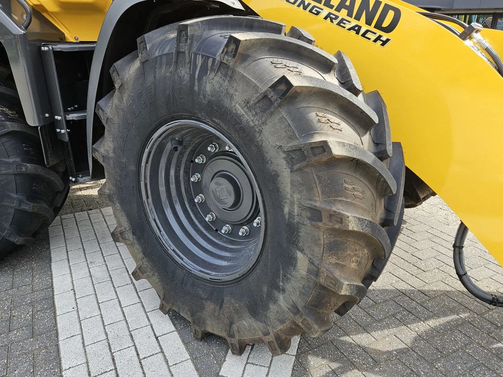 New Holland W110D Long reach