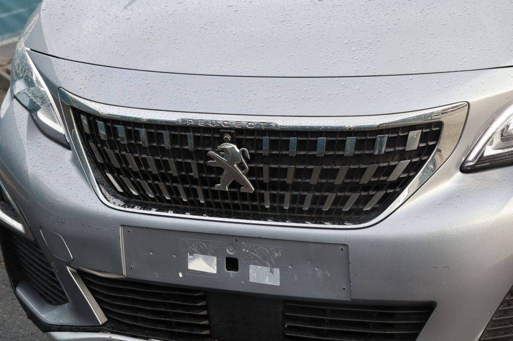 Peugeot 3008 SUV Petrol 130hp 2017