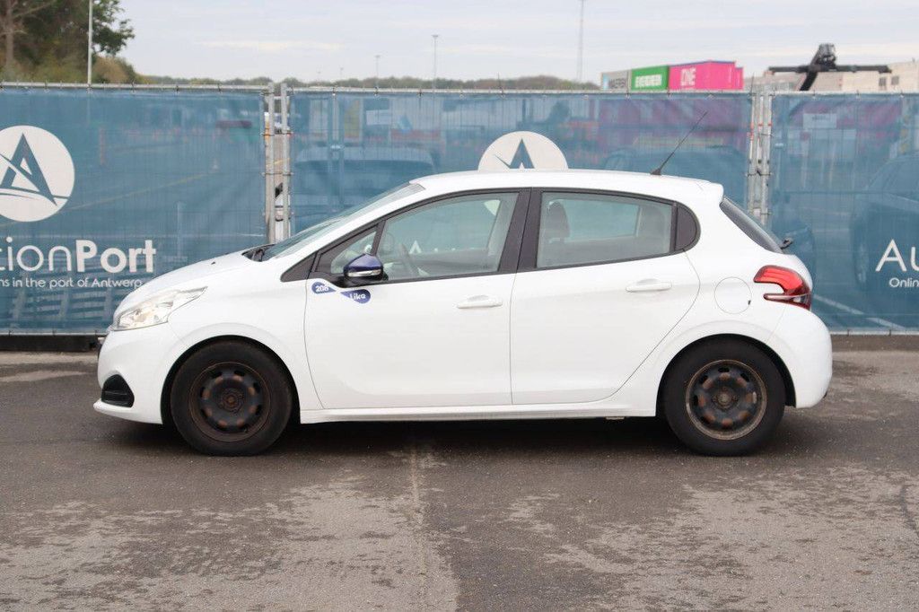 Passenger car Peugeot 208 Petrol 68hp 2017 (Margin)