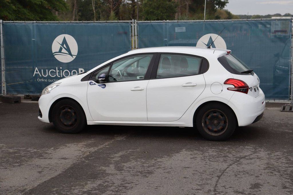 Passenger car Peugeot 208 Petrol 68hp 2017 (Margin)