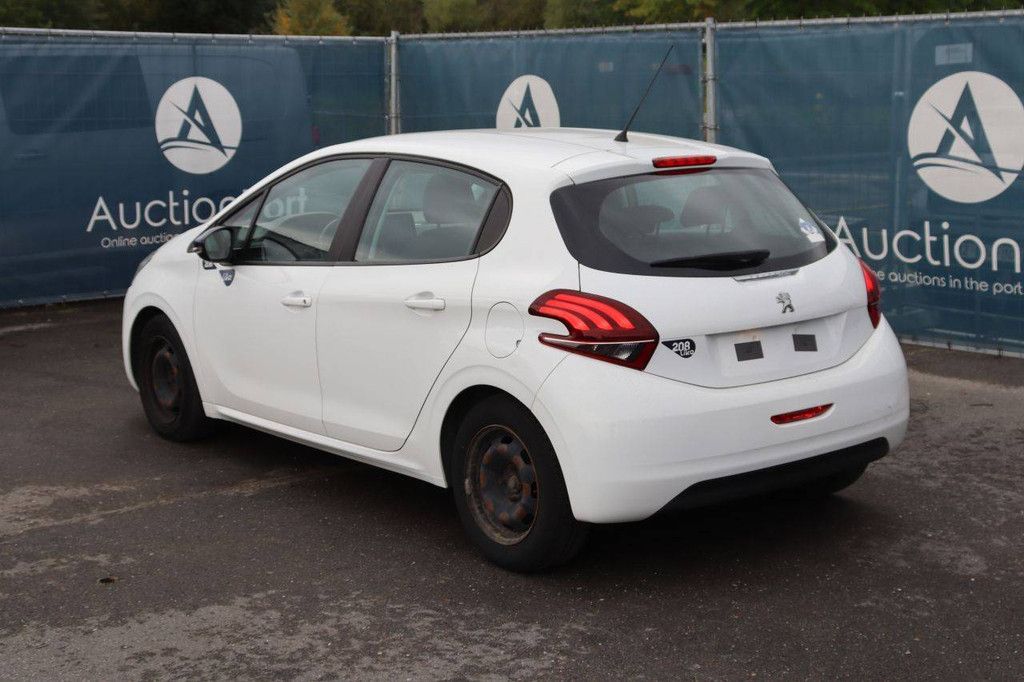 Passenger car Peugeot 208 Petrol 68hp 2017 (Margin)