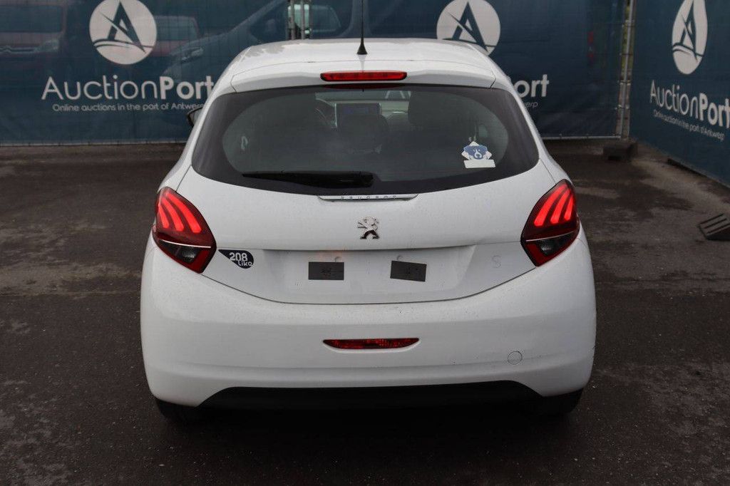 Passenger car Peugeot 208 Petrol 68hp 2017 (Margin)