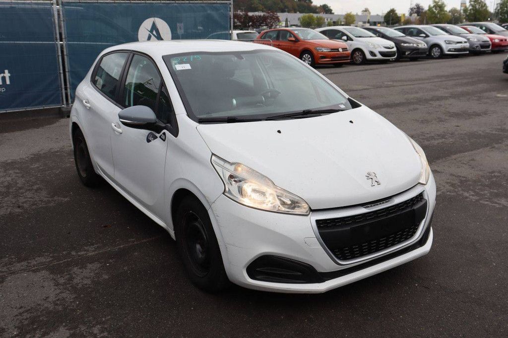 Passenger car Peugeot 208 Petrol 68hp 2017 (Margin)
