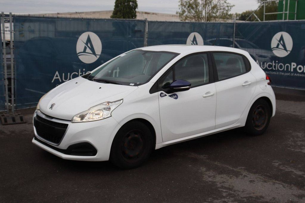 Passenger car Peugeot 208 Petrol 68hp 2017 (Margin)