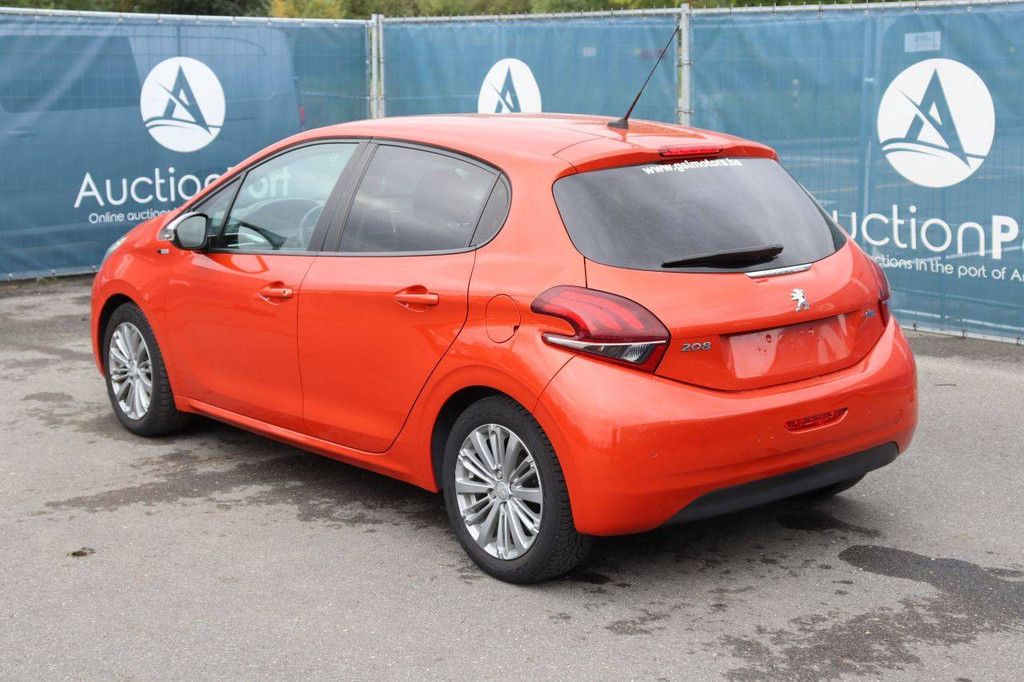 Passenger car Peugeot 208 Petrol 82hp 2017 (Margin)
