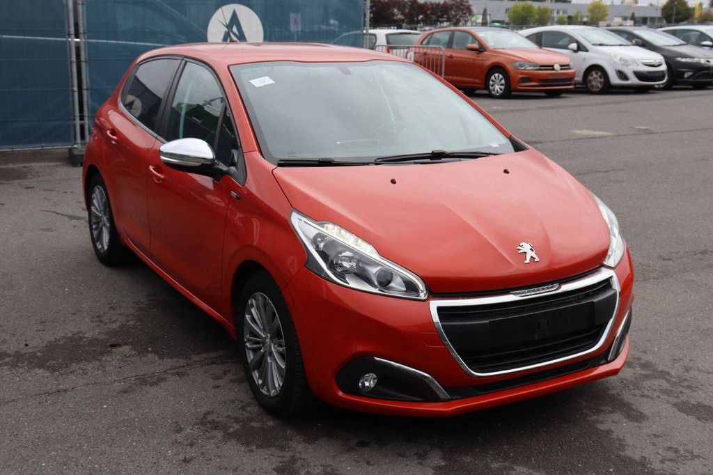Passenger car Peugeot 208 Petrol 82hp 2017 (Margin)
