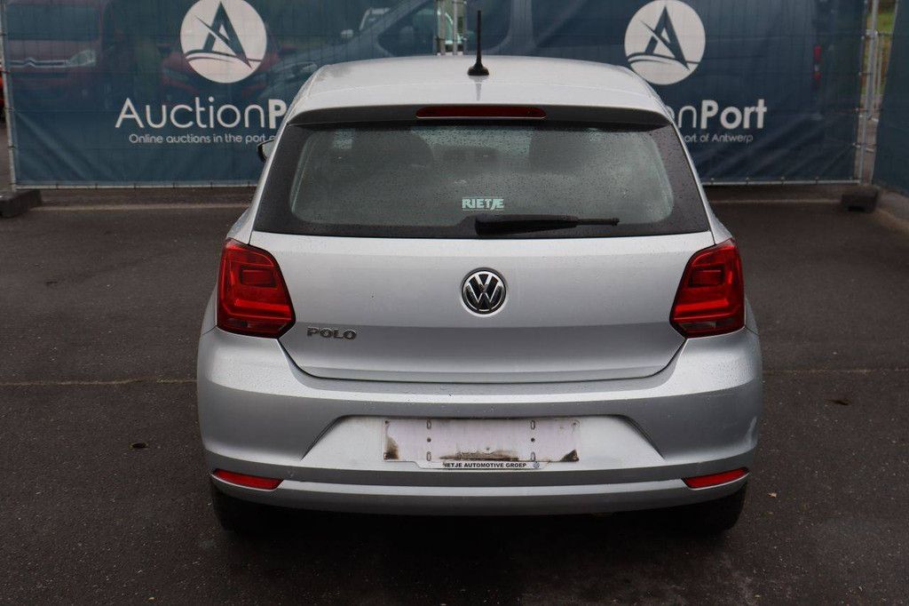 Pkw Volkswagen Polo Benzin 60 PS 2016 (Marge)