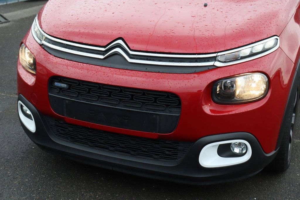 Passenger car Citroen C3 Petrol 110hp 2017 (Margin)
