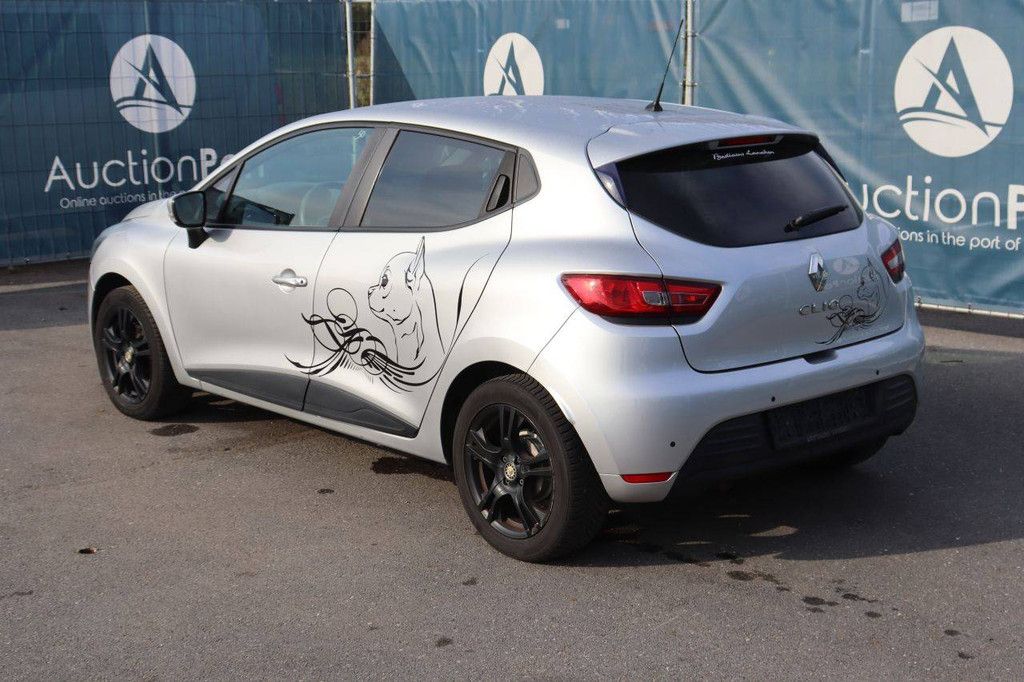 Passenger car Renault Clio Petrol 74hp 2018 (Margin)