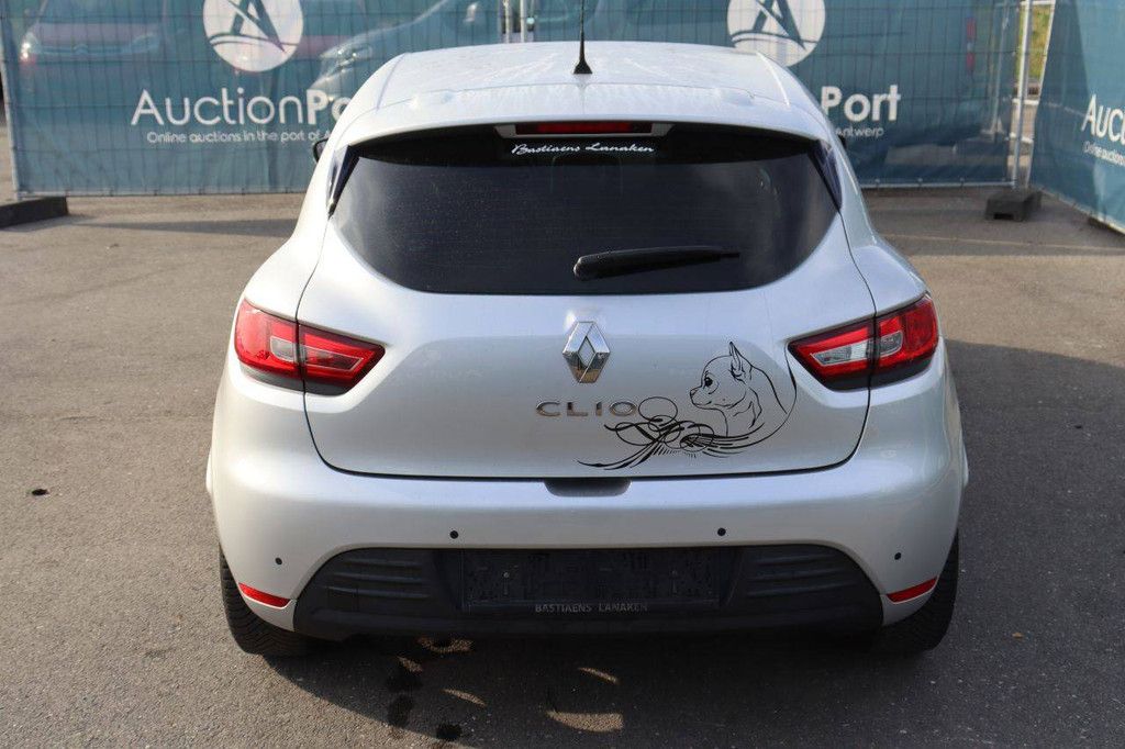Passenger car Renault Clio Petrol 74hp 2018 (Margin)