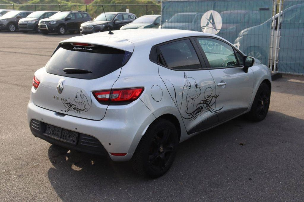 Passenger car Renault Clio Petrol 74hp 2018 (Margin)