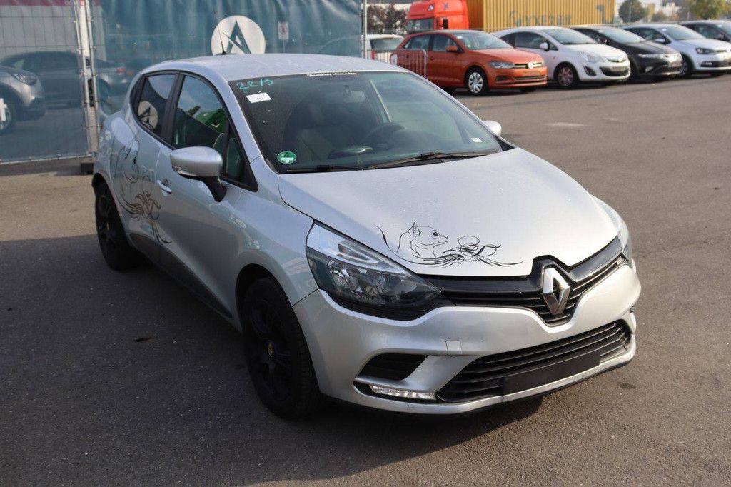 Passenger car Renault Clio Petrol 74hp 2018 (Margin)