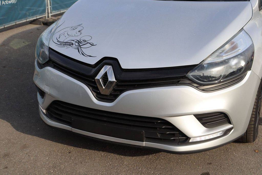 Passenger car Renault Clio Petrol 74hp 2018 (Margin)