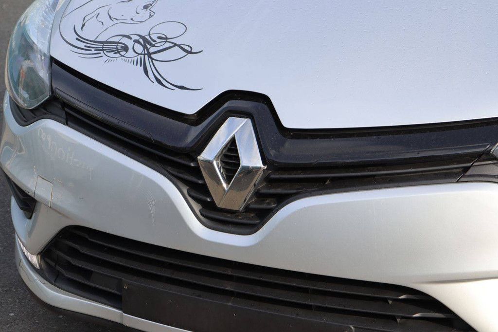 Passenger car Renault Clio Petrol 74hp 2018 (Margin)