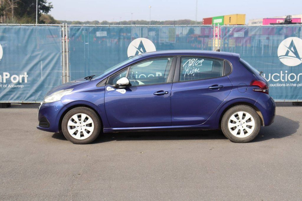 Passenger car Peugeot 208 Petrol 68hp 2016 (Margin)