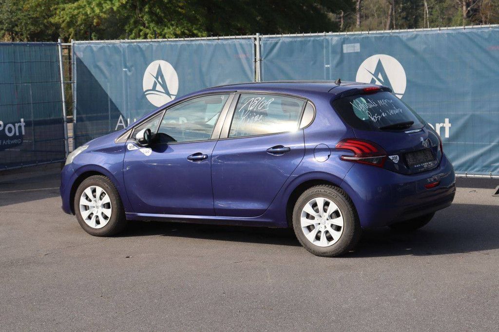 Passenger car Peugeot 208 Petrol 68hp 2016 (Margin)