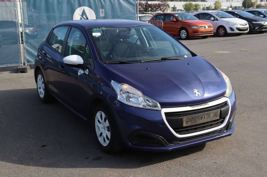 Passenger car Peugeot 208 Petrol 68hp 2016 (Margin)