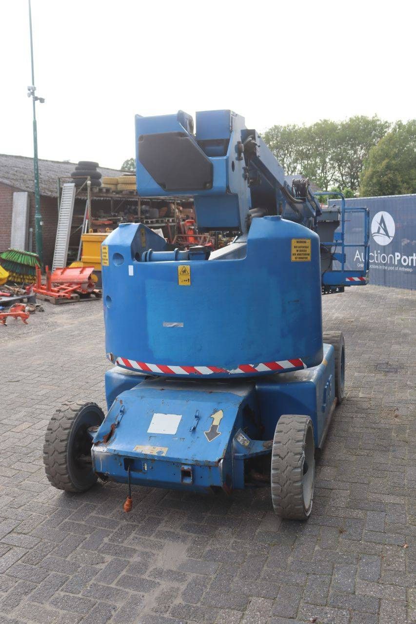 JLG E400AJPN Elektrische Gelenkteleskoparbeitsbühne 230 kg 14,19 m (Marge)