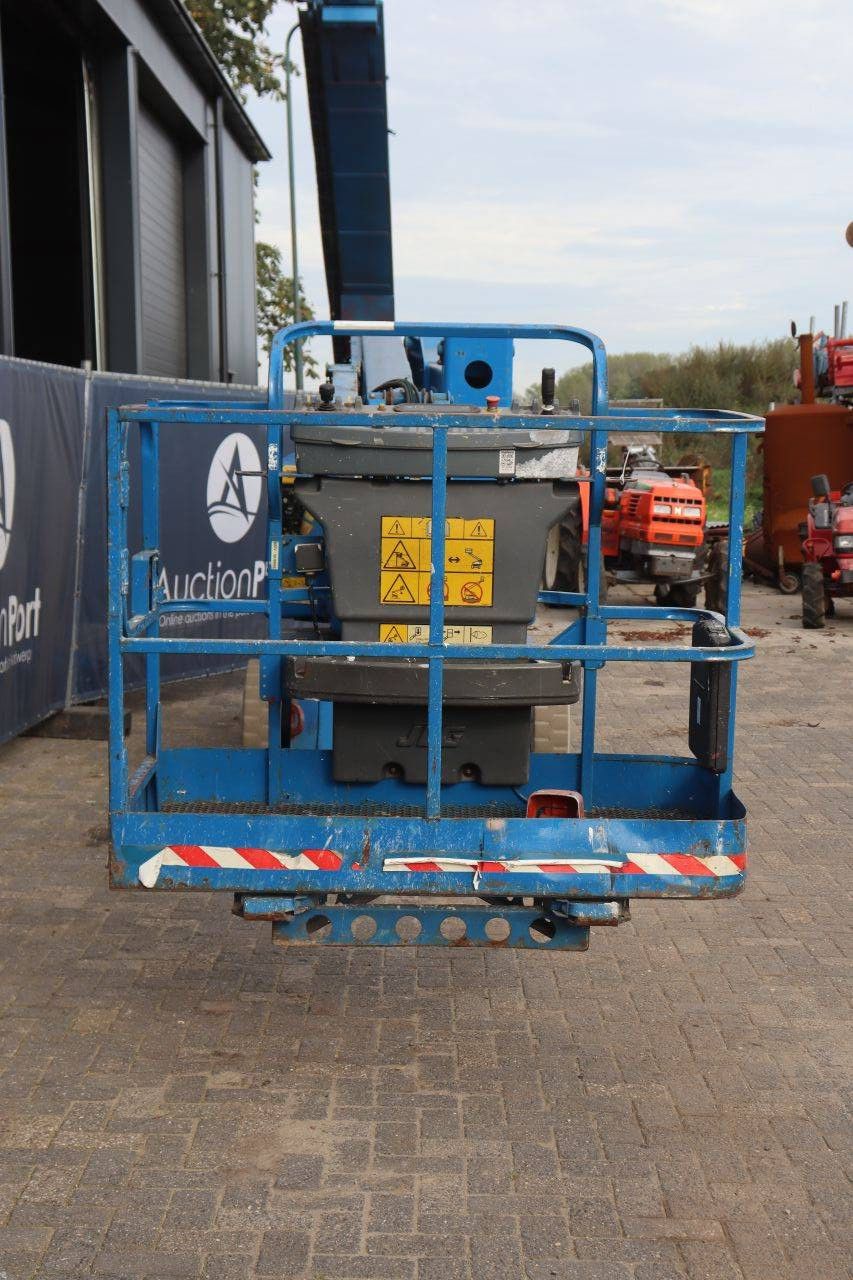 JLG E400AJPN Elektrische Gelenkteleskoparbeitsbühne 230 kg 14,19 m (Marge)