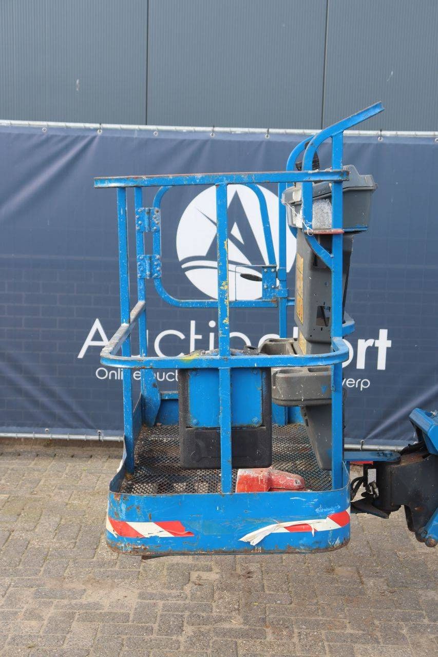 JLG E400AJPN Elektrische Gelenkteleskoparbeitsbühne 230 kg 14,19 m (Marge)