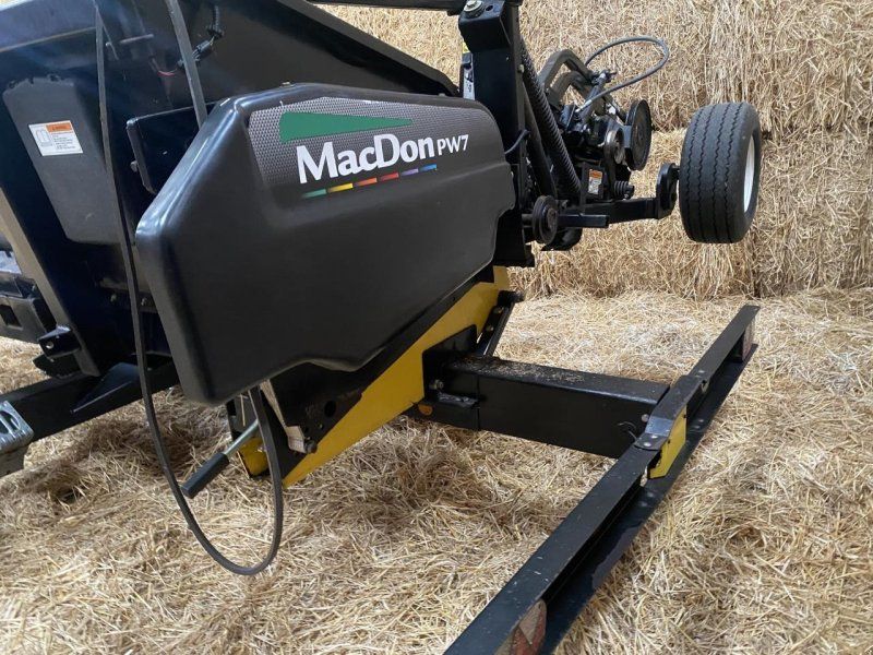MacDon PW7