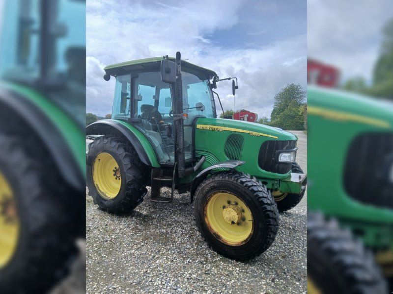 John Deere 5820