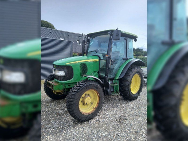 John Deere 5820