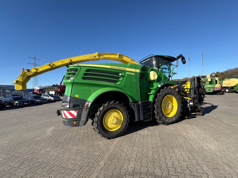 John Deere 8400 i 4x4 *Incl Kemper 460 StalkBuster*