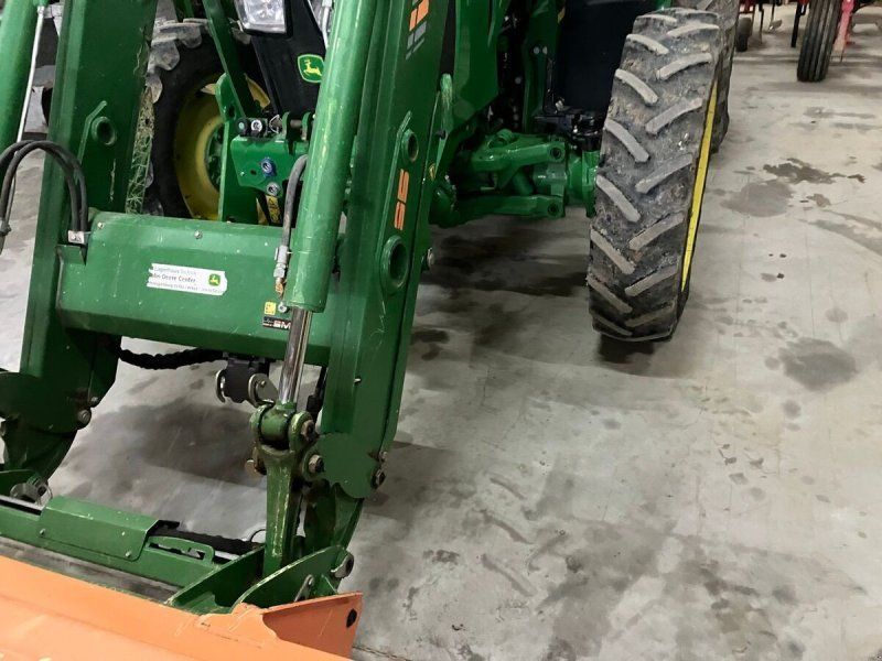 John Deere 5090R