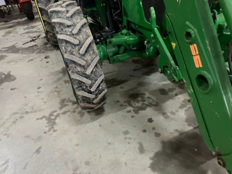 John Deere 5090R
