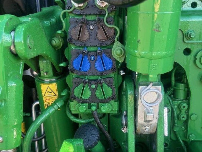 John Deere 6R 150