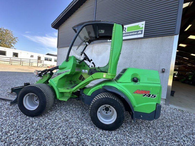 Avant 745