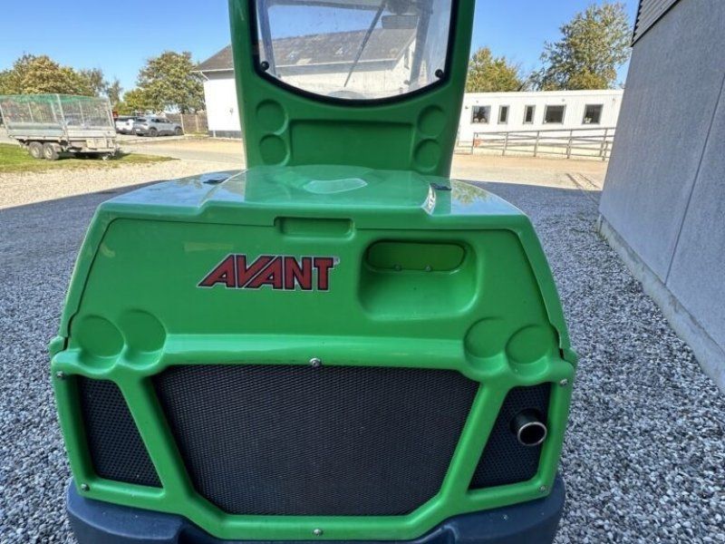 Avant 745