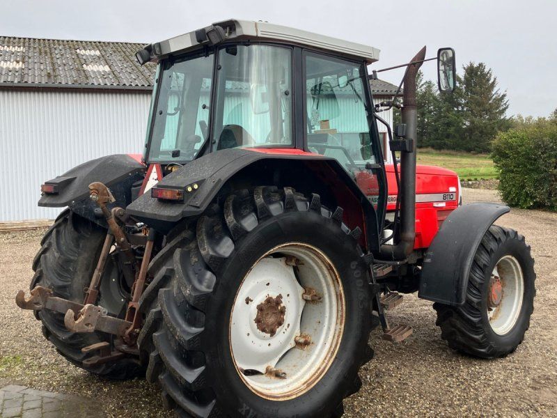 Massey Ferguson 8110