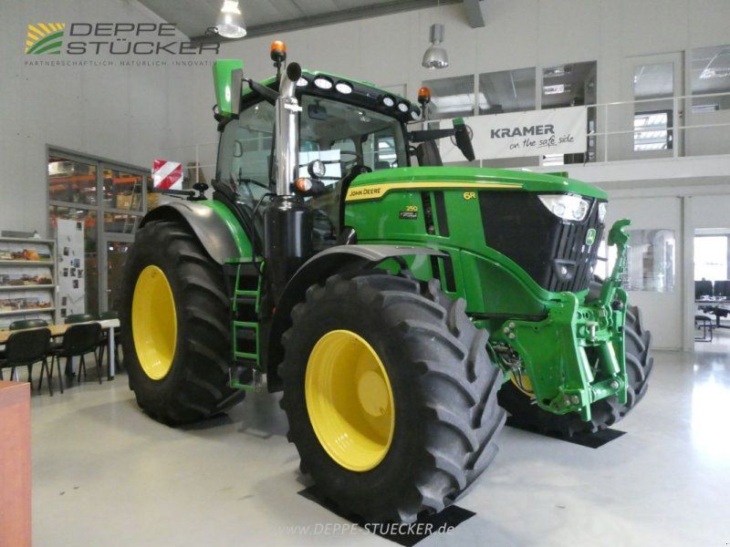 John Deere 6R 250