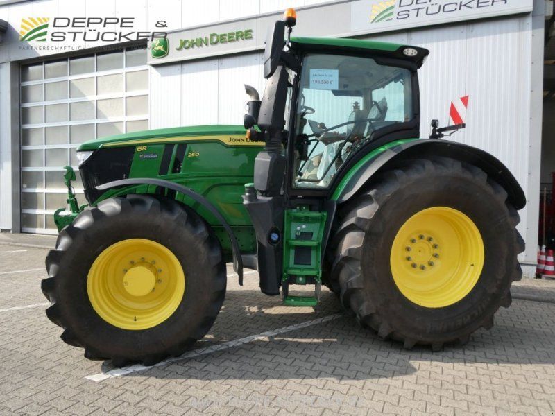 John Deere 6R 250
