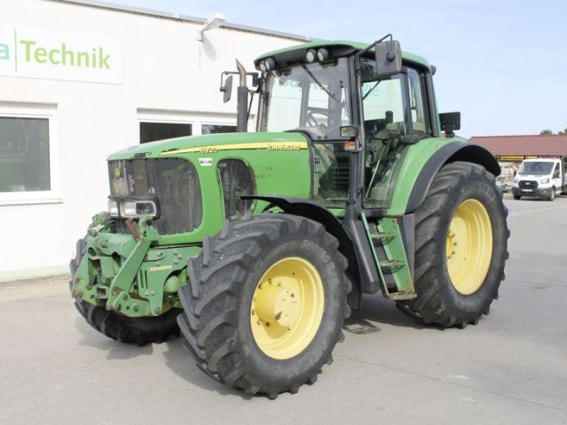 John Deere 6920