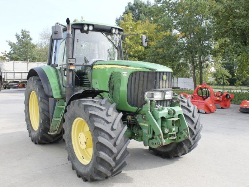 John Deere 6920