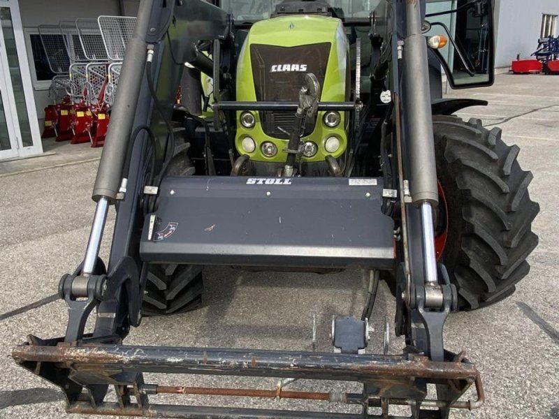 Claas Arion 520