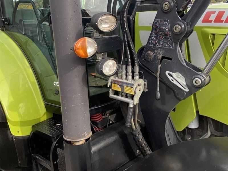 Claas Arion 520