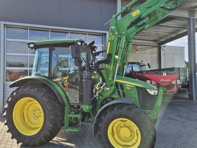 John Deere 5120M