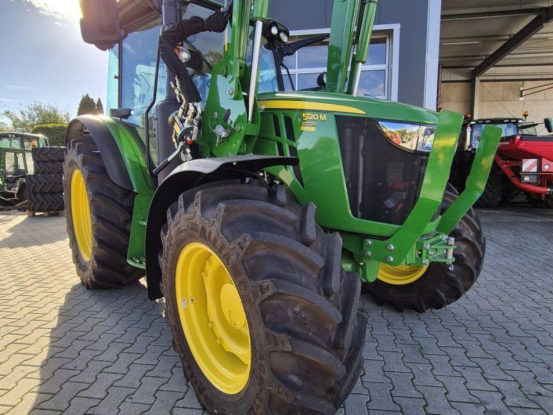 John Deere 5120M