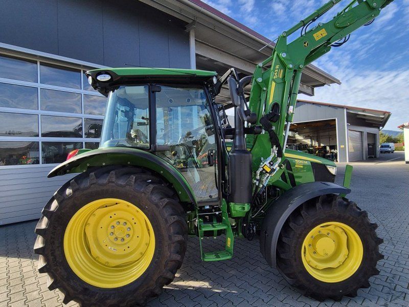 John Deere 5120M